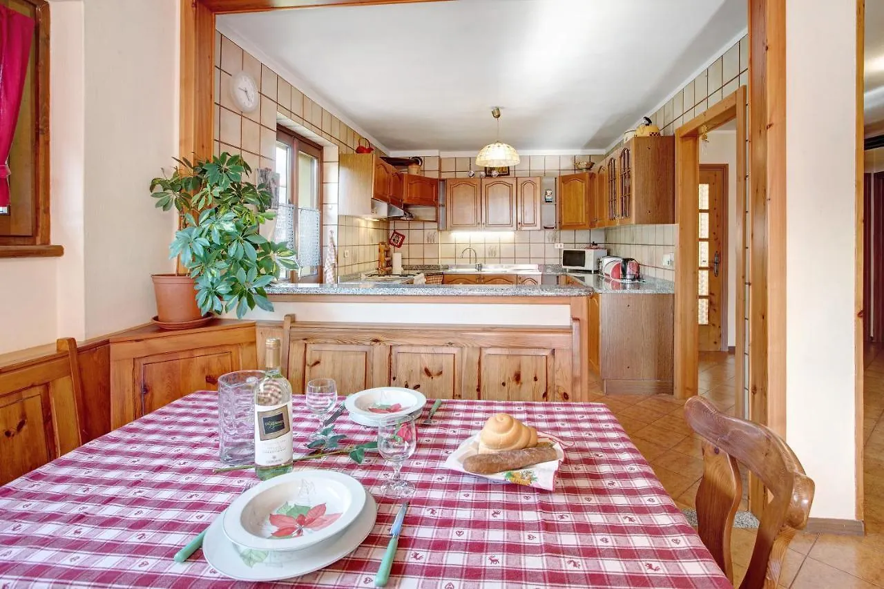 Casa Vacanza Ski Bike Dolce Letizia Tovo di Sant'Agata 0*,